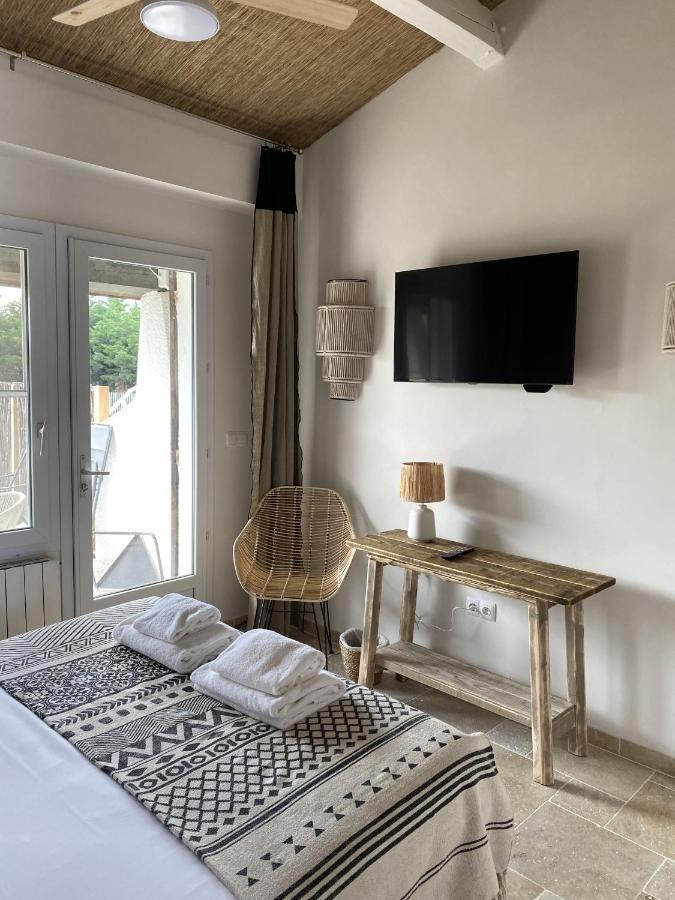 Hotel Du Pont Blanc Saintes-Maries-de-la-Mer Esterno foto