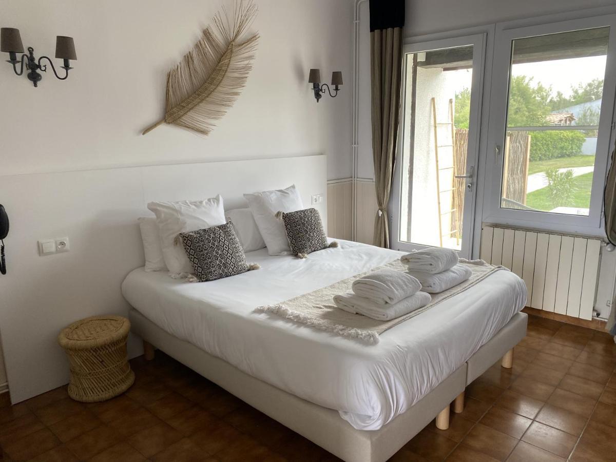 Hotel Du Pont Blanc Saintes-Maries-de-la-Mer Esterno foto