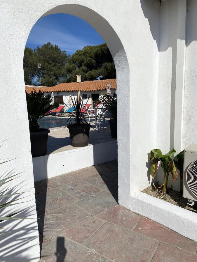 Hotel Du Pont Blanc Saintes-Maries-de-la-Mer Esterno foto