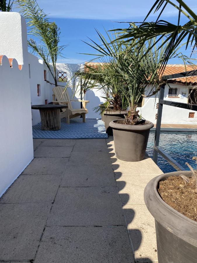 Hotel Du Pont Blanc Saintes-Maries-de-la-Mer Esterno foto