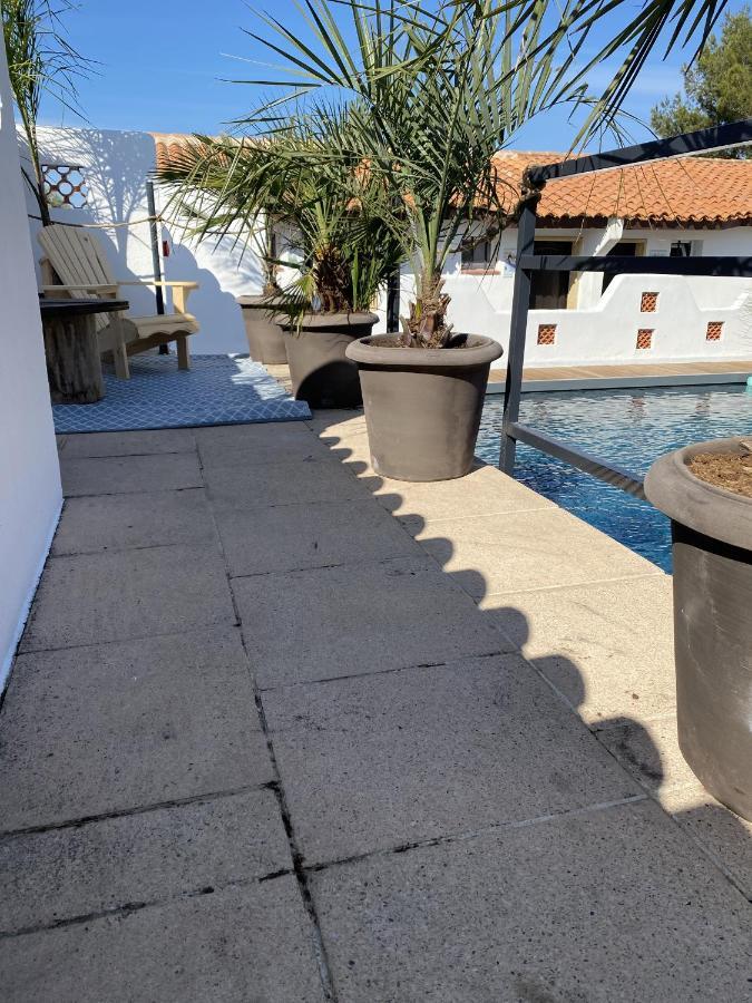 Hotel Du Pont Blanc Saintes-Maries-de-la-Mer Esterno foto
