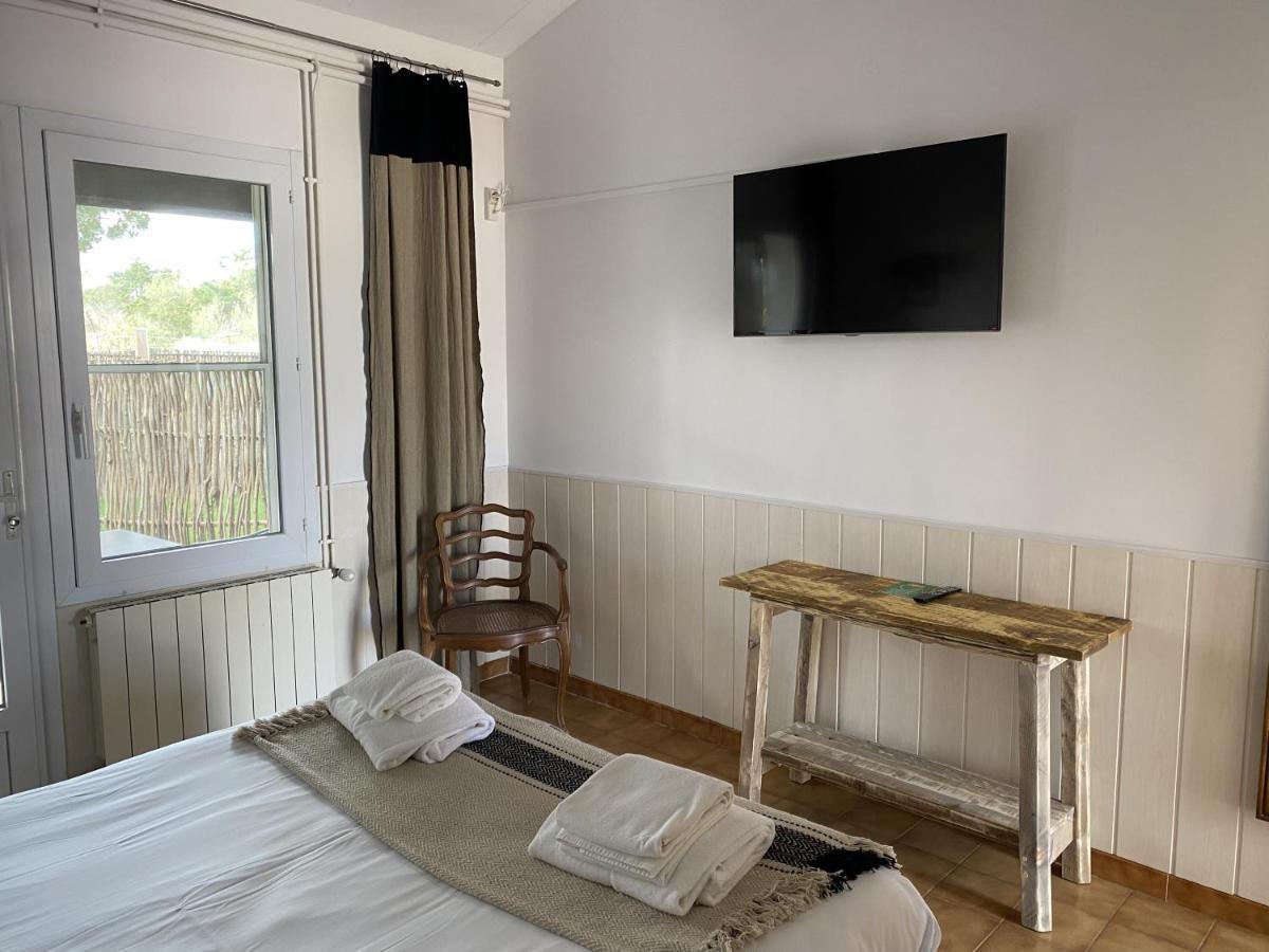Hotel Du Pont Blanc Saintes-Maries-de-la-Mer Esterno foto
