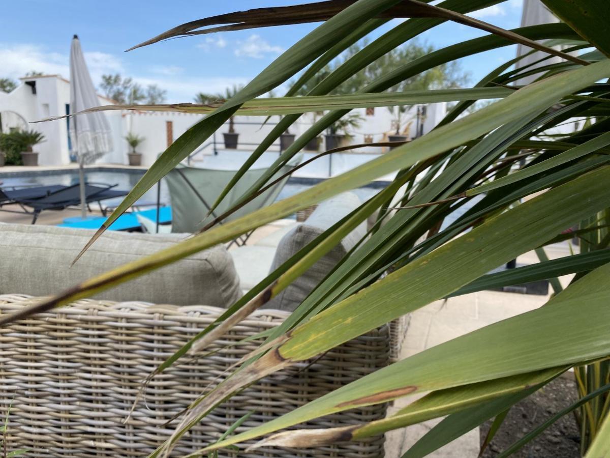 Hotel Du Pont Blanc Saintes-Maries-de-la-Mer Esterno foto