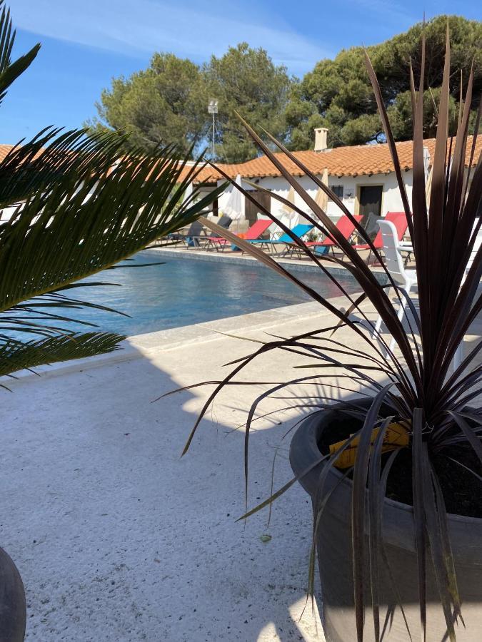 Hotel Du Pont Blanc Saintes-Maries-de-la-Mer Esterno foto