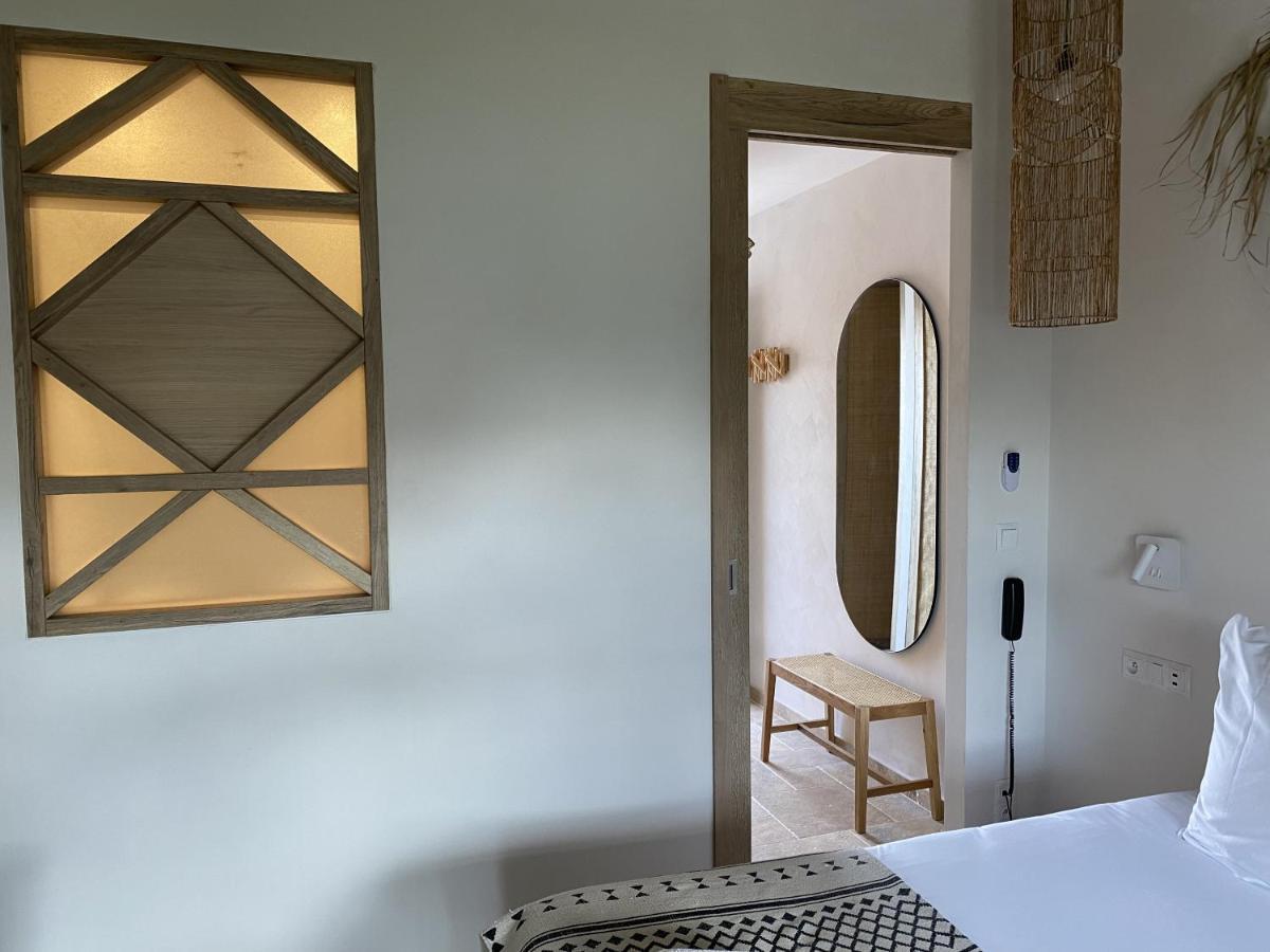 Hotel Du Pont Blanc Saintes-Maries-de-la-Mer Esterno foto
