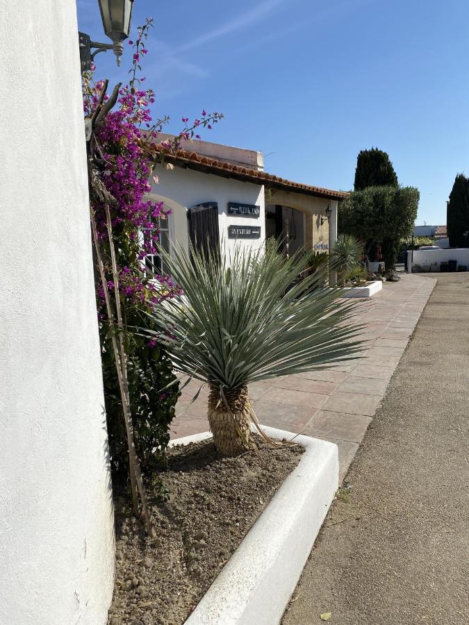 Hotel Du Pont Blanc Saintes-Maries-de-la-Mer Esterno foto