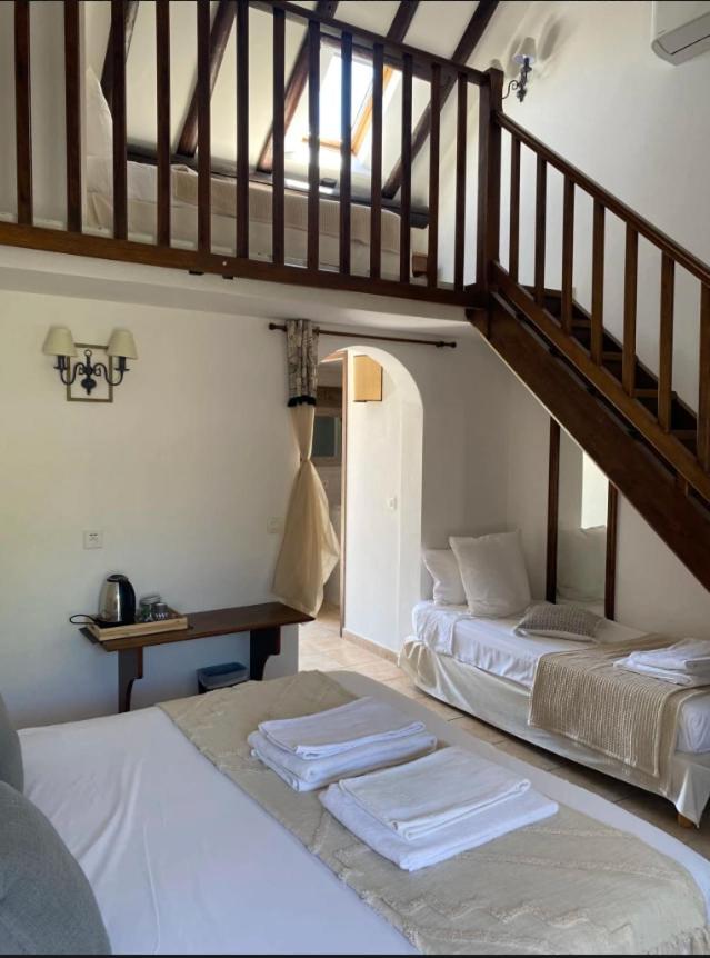 Hotel Du Pont Blanc Saintes-Maries-de-la-Mer Esterno foto